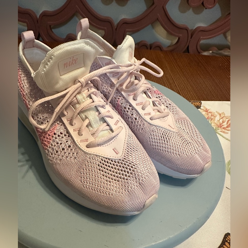 Nike Pink Athletic Running Shoes Breathable Design - Picture 10 of 10